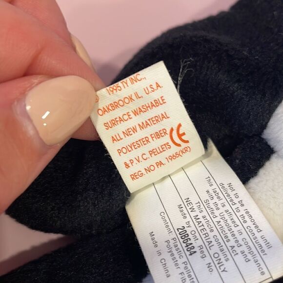 1995 Original Ty Beanie Baby Stinky the Skunk Good Used Condition 11.5” long - Picture 7 of 7